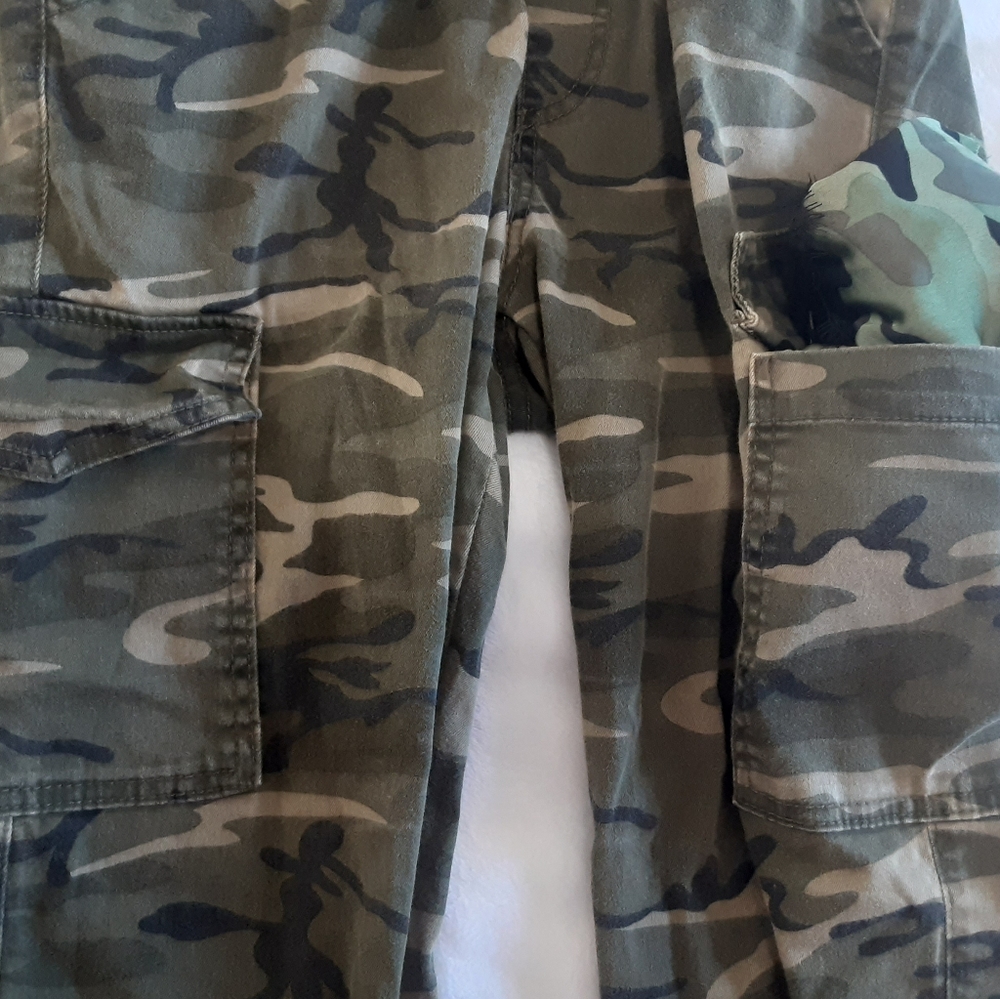 Pants - Picture 4 of 6
